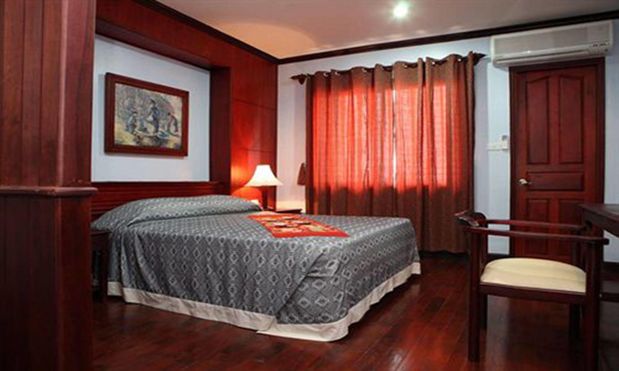 Vansana Riverside Hotel Vientiane Exterior photo